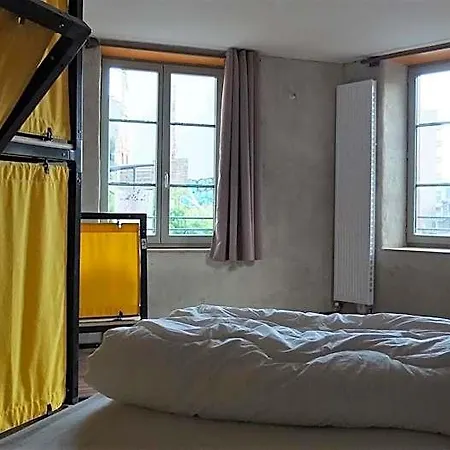 La Maison Rouge - Backpacker *