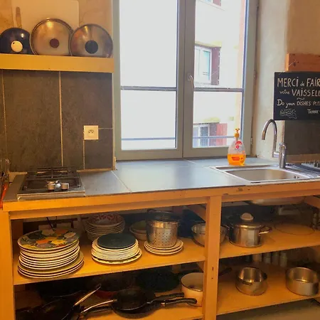 Hostel La Maison Rouge - Backpacker *
