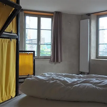 Hostel La Maison Rouge - Backpacker *