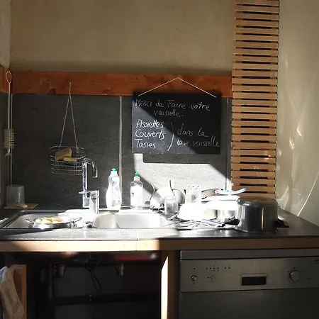 Hostel La Maison Rouge - Backpacker *