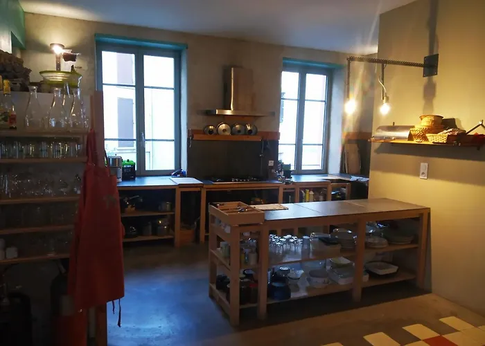 La Maison Rouge - Backpacker