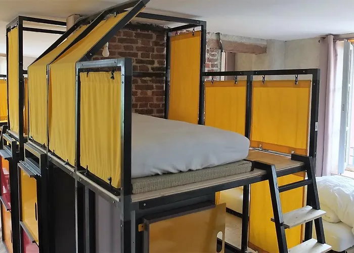 La Maison Rouge - Backpacker Vandrerhjem *